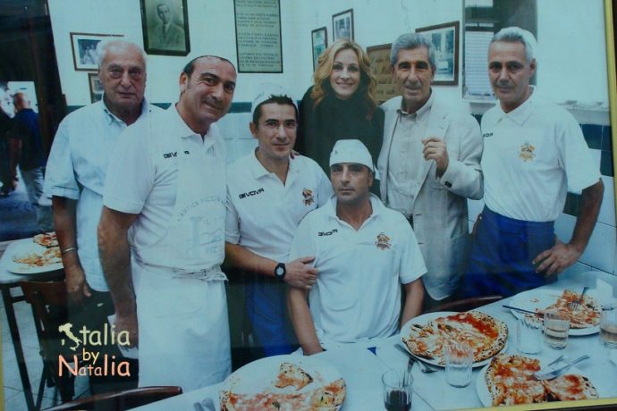 самая известная пиццерия в мире, Pizzeria da Michele адрес, Pizzeria da Michele меню, самая вкусная пицца в мире