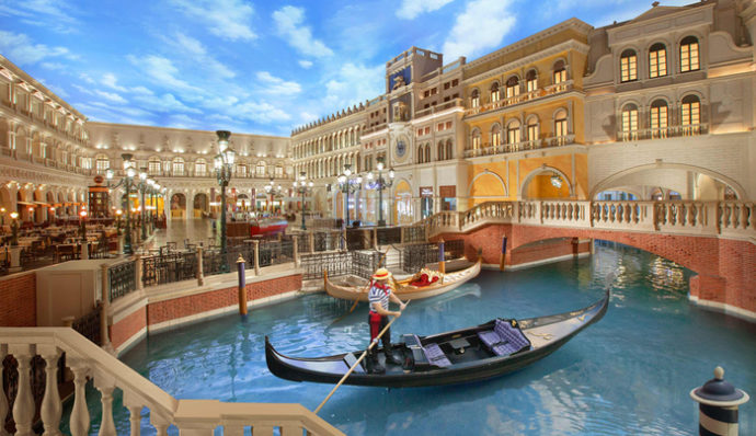 Venetian Macao-самый большой развлекательный комплекс отель и казино