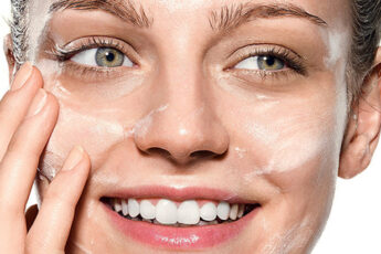 как правильно умываться, как правильно очищать кожу, как смыть макияж с лица, сколько раз в день нужно умываться