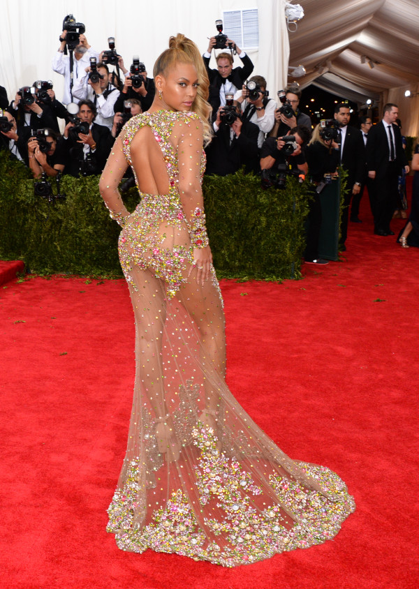 Прозрачные платья на звездах Beyonce Knowles