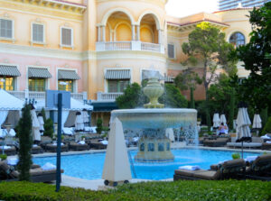 бассейн с фонтаном Белладжио