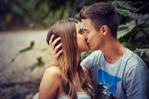 фото целующихся пар