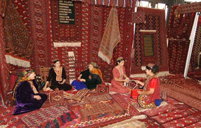 туркменский ковер,Музей туркменского ковра в Ашхабаде