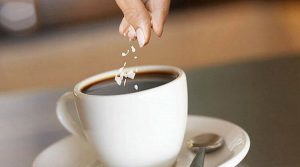 как пить кофе, способы пить кофе, кофе с солью, кофе с корицей, кофе со льдом, кофе с приправами